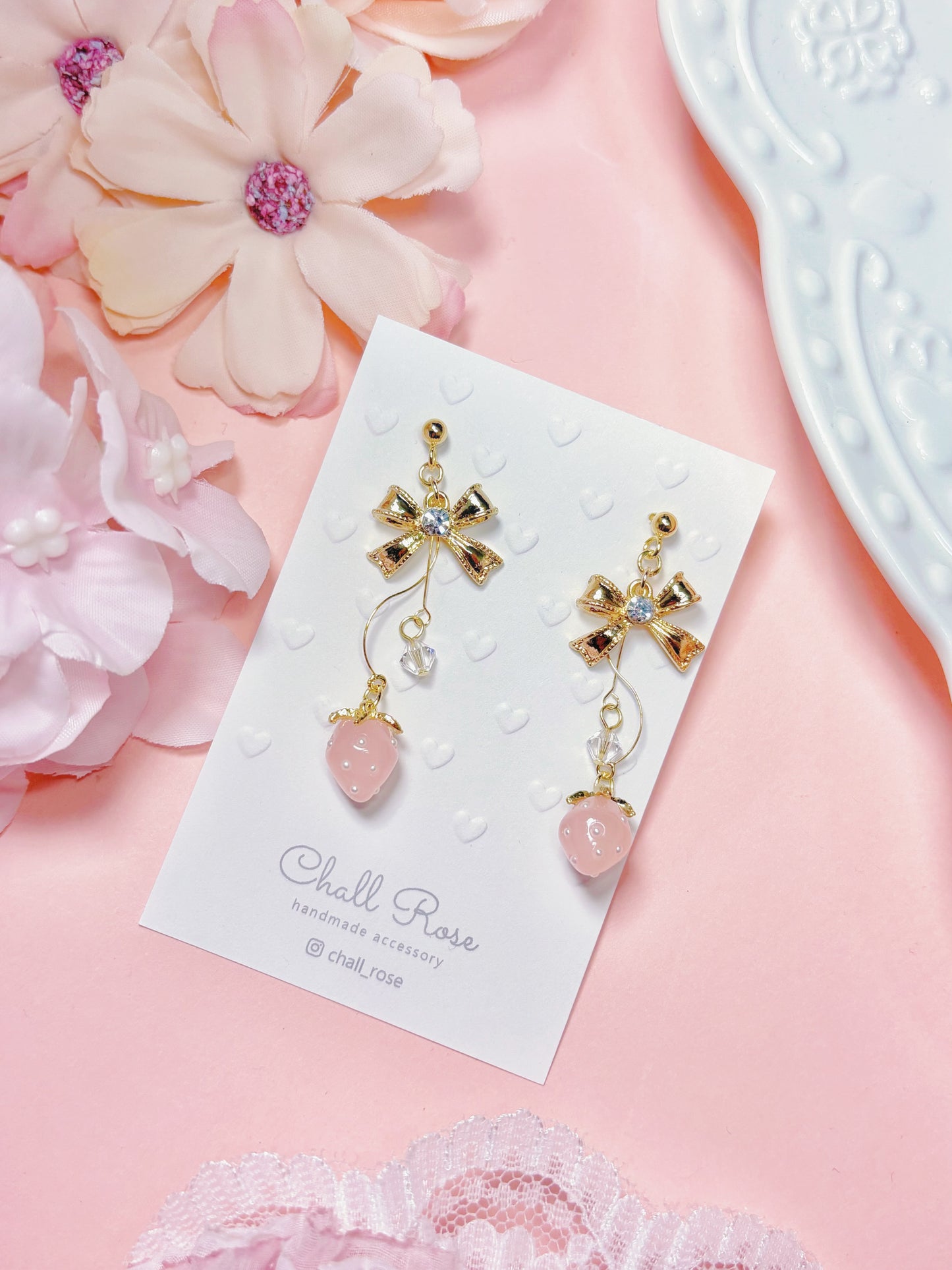 淺粉草莓蝴蝶結耳環