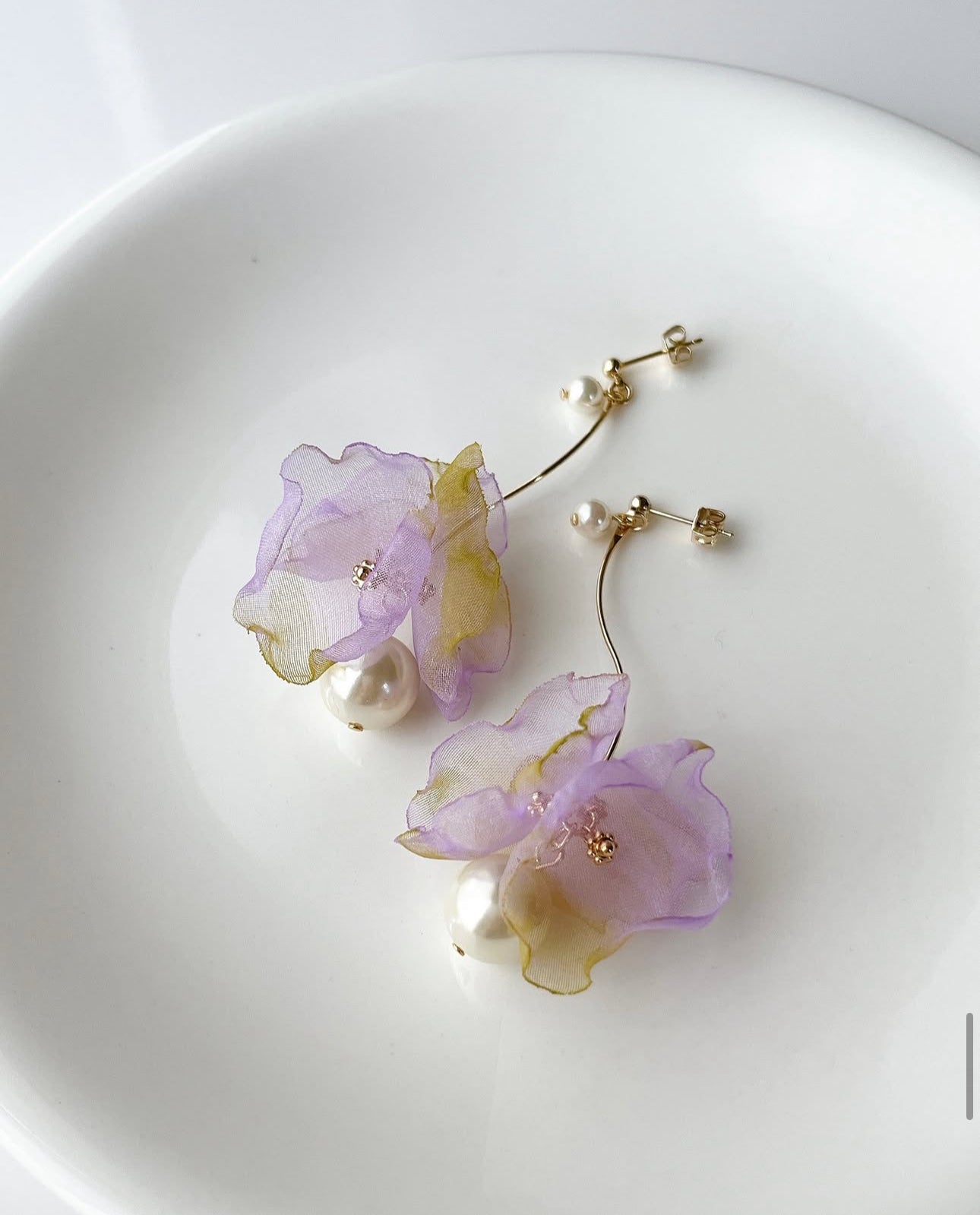 花瓣珍珠耳環￼