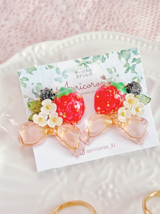 Apricoron草莓耳環