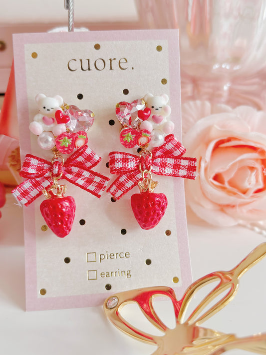皇冠草莓紅白格仔小熊耳環