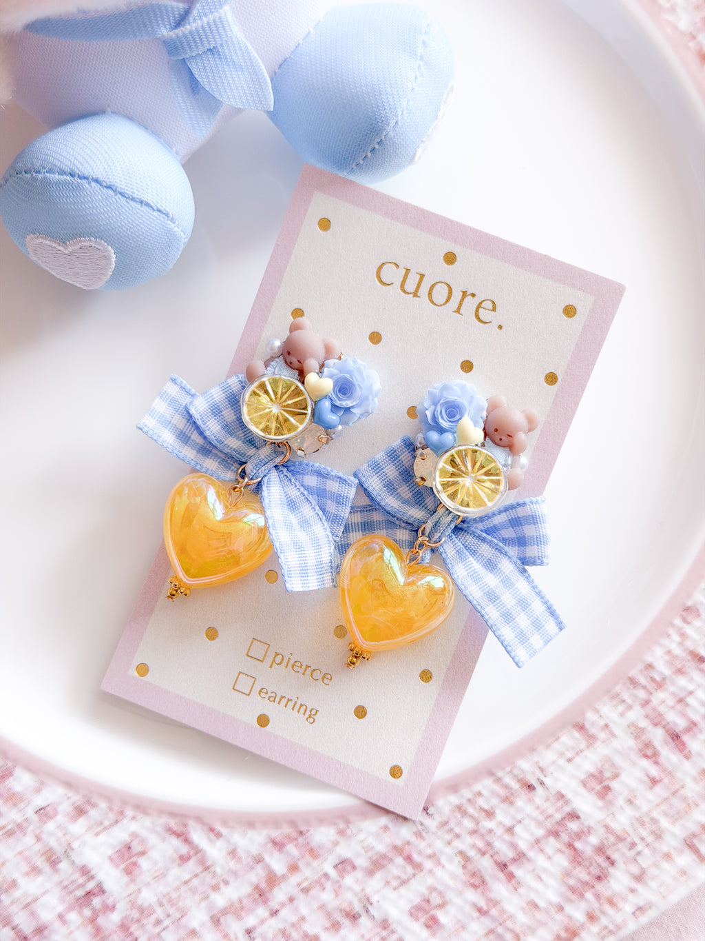 CUORE｜小熊檸檬藍玫瑰格紋緞帶心耳環