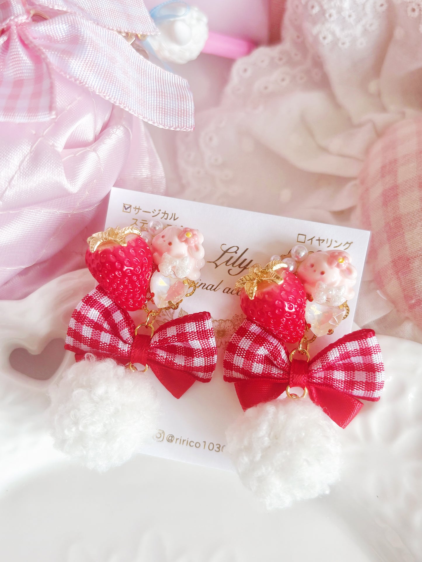 可愛手工控—Lily紅白格蝴蝶結小兔耳環