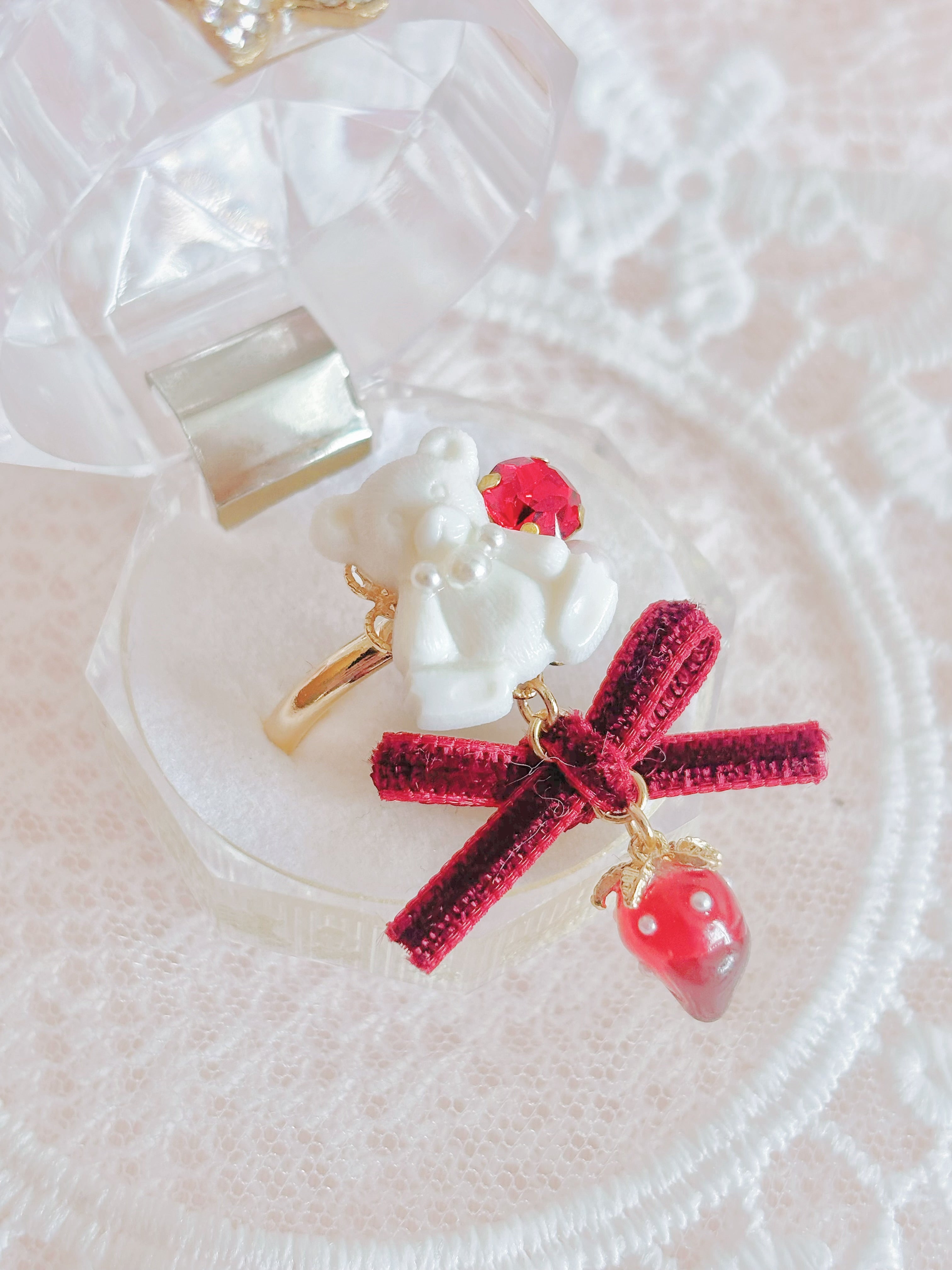 日本手工—小熊蝴蝶結草莓戒指￼