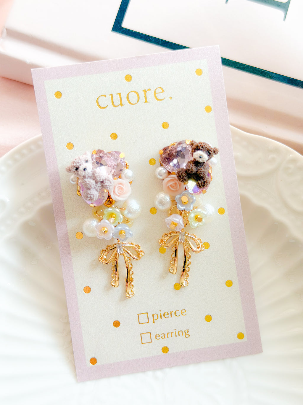 CUORE｜小熊花球蝶結水晶耳環