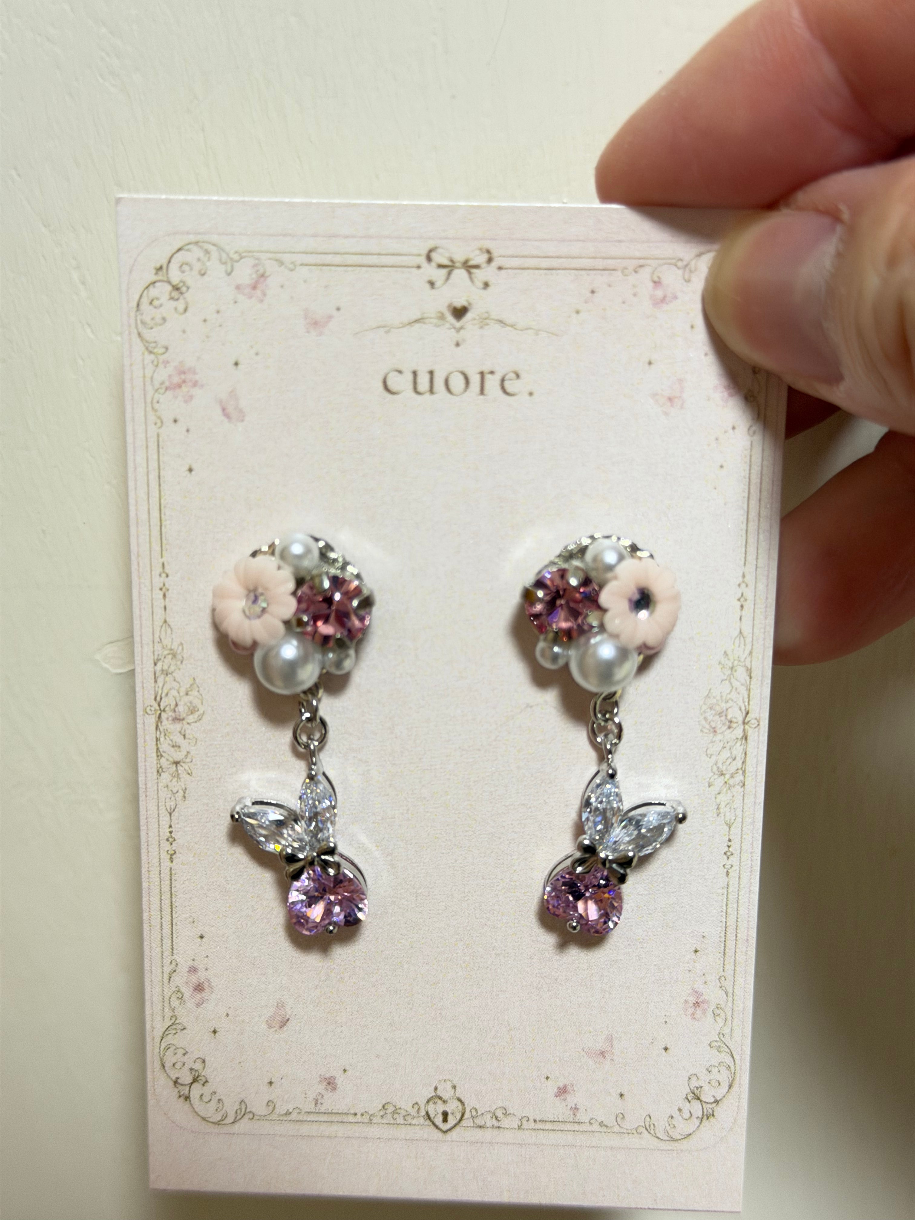 Cuore | 粉色蝴蝶閃鑽心心耳環